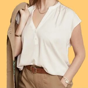 BANANA REPUBLIC Sleeveless Ivory Split Henley Neckline Lightweight Top